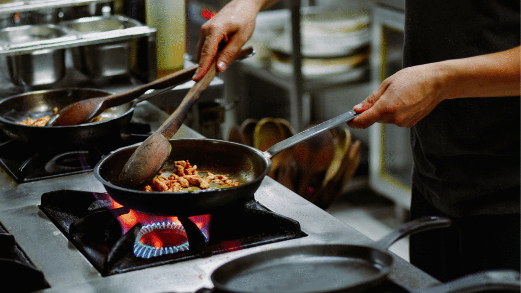 How to Start a Cloud Kitchen : A Simple Guide to Success
